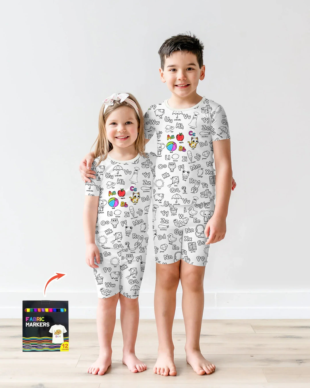 Template Zweiteiliges Pyjama-Set mit kurzen Ärmeln und Shorts