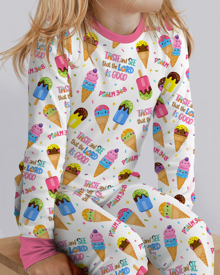 Zweiteiliges Langarm-Pyjama-Set mit Sommerfrüchten