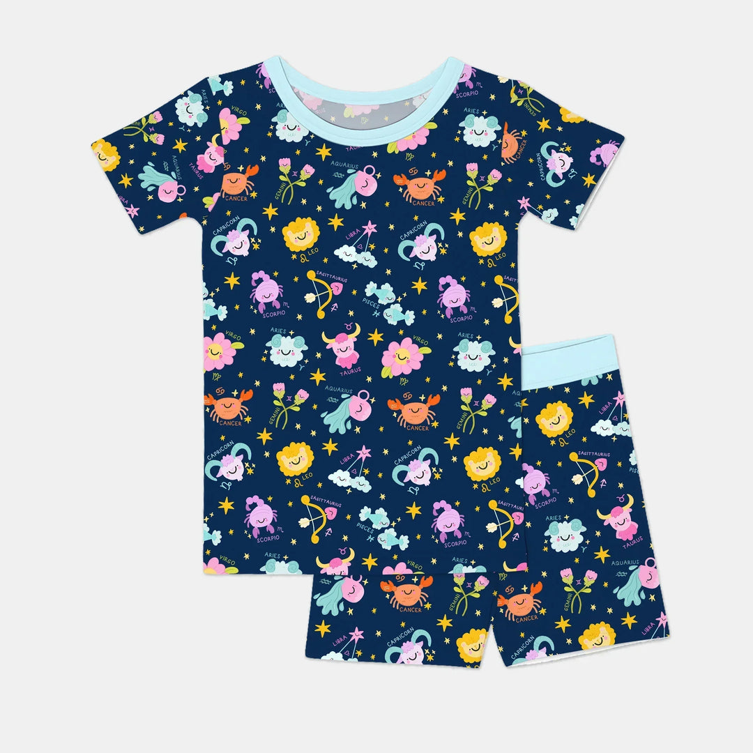 Zweiteiliges Pyjama-Set mit kurzen Ärmeln und Shorts im Sommer-Design