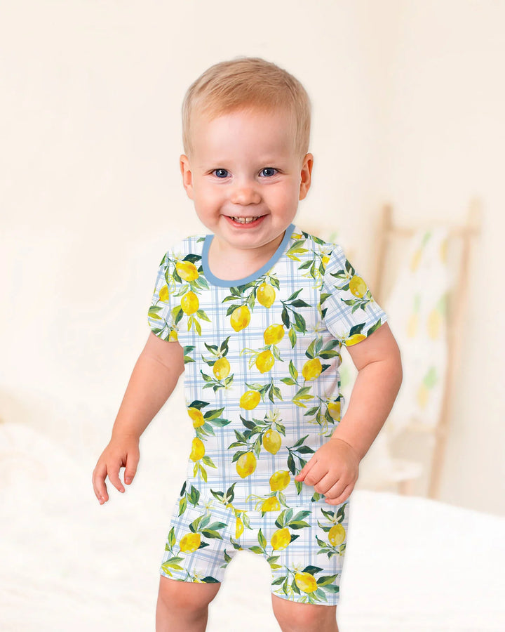 Template Zweiteiliges Pyjama-Set mit kurzen Ärmeln und Shorts