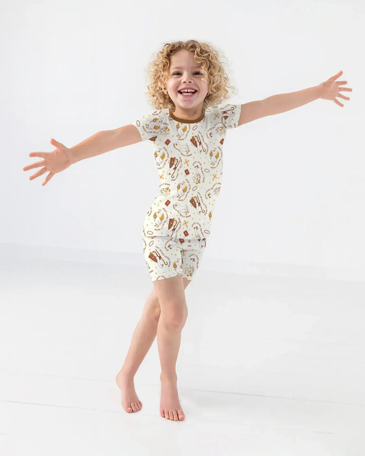 Template Zweiteiliges Pyjama-Set mit kurzen Ärmeln und Shorts