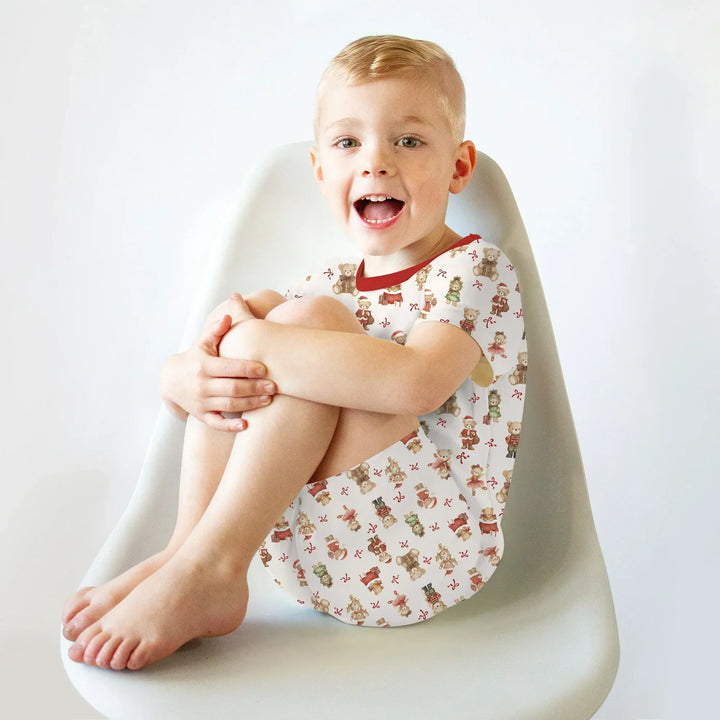 Template Zweiteiliges Pyjama-Set mit kurzen Ärmeln und Shorts