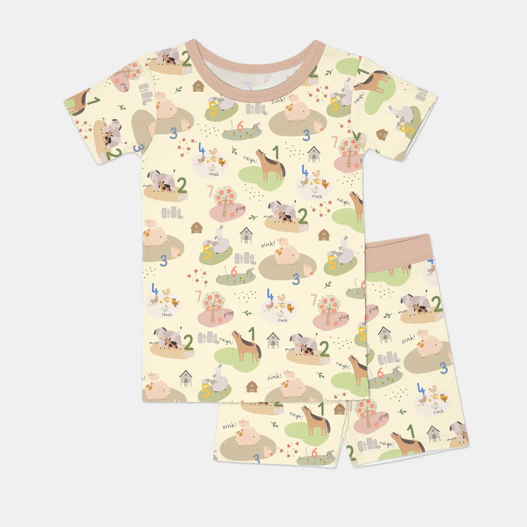 Template Zweiteiliges Pyjama-Set mit kurzen Ärmeln und Shorts