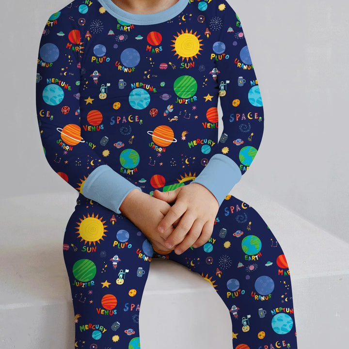Zweiteiliges Langarm-Pyjama-Set mit Sommerfrüchten