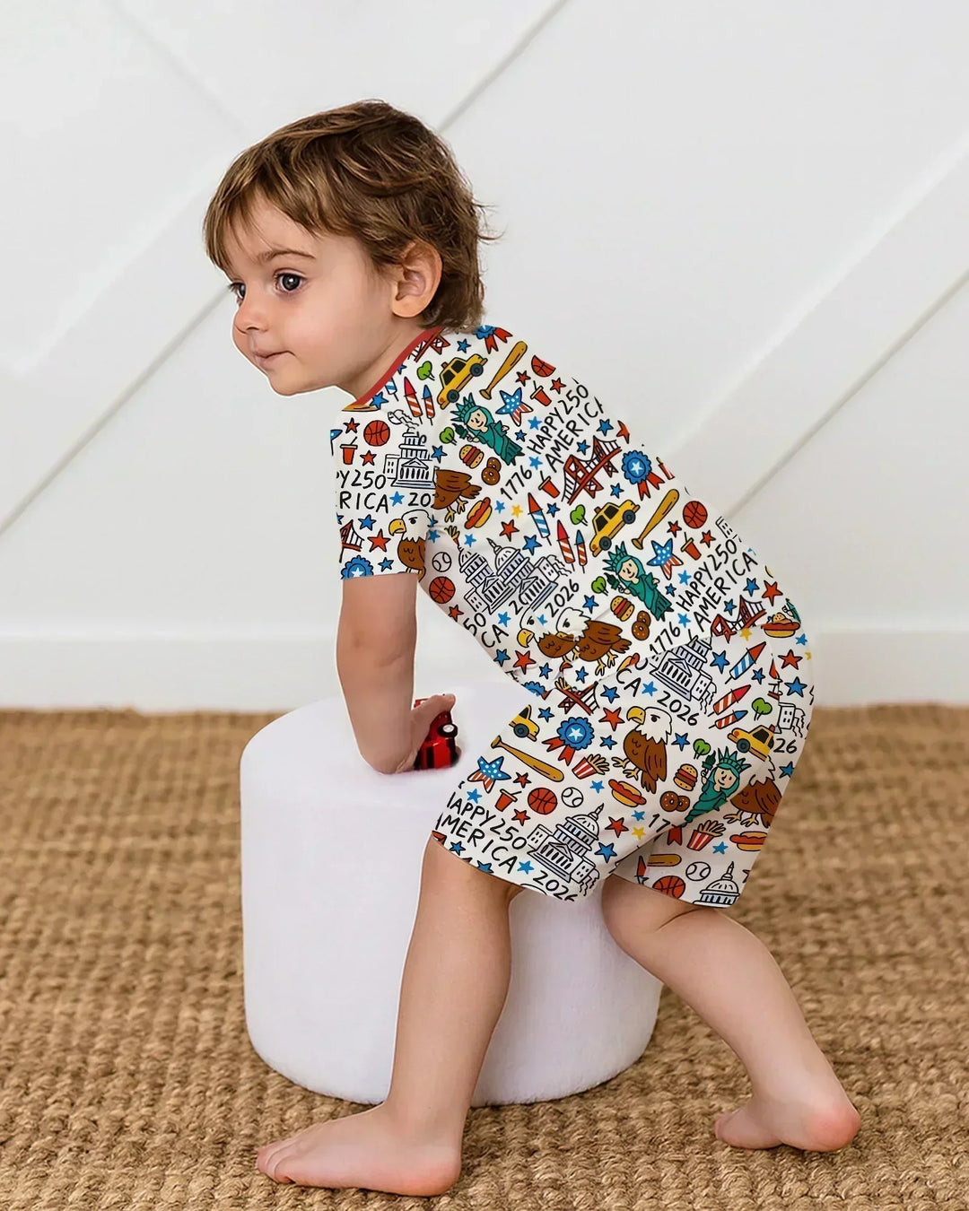 Template Zweiteiliges Pyjama-Set mit kurzen Ärmeln und Shorts
