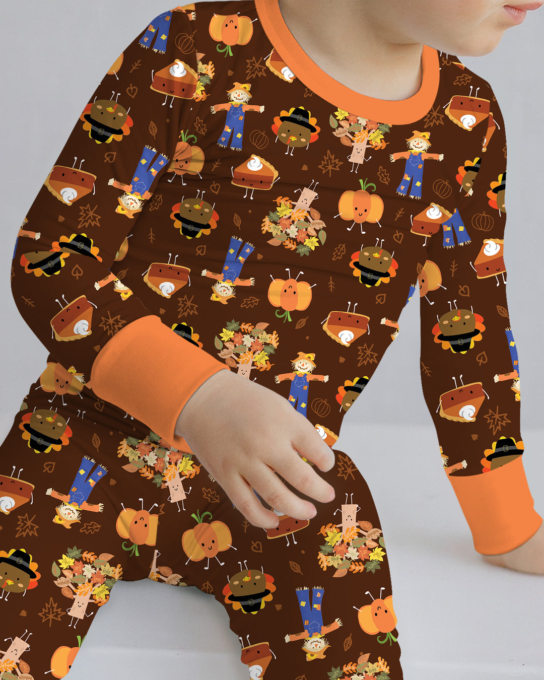 Zweiteiliges Langarm-Pyjama-Set mit Sommerfrüchten