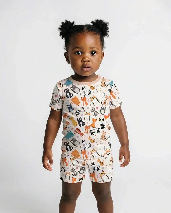 Template Zweiteiliges Pyjama-Set mit kurzen Ärmeln und Shorts