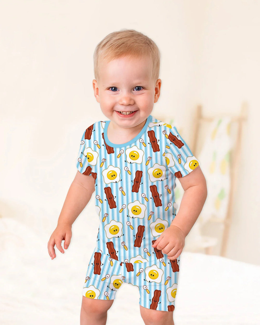 Template Zweiteiliges Pyjama-Set mit kurzen Ärmeln und Shorts