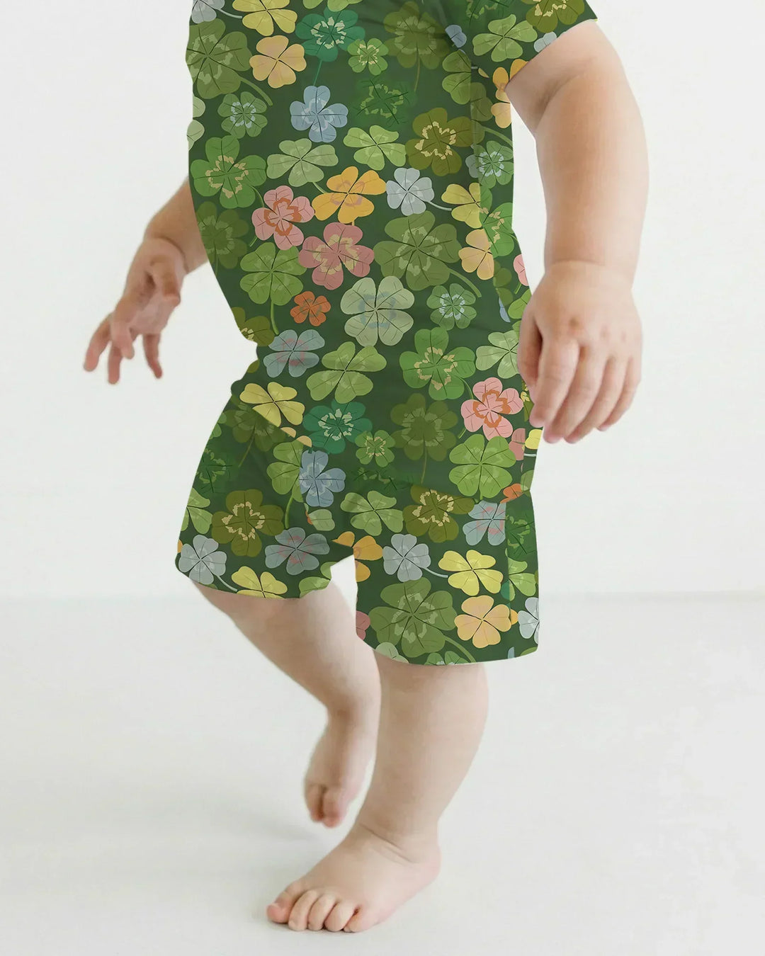 Zweiteiliges Pyjama-Set mit kurzen Ärmeln und Shorts im Sommer-Design