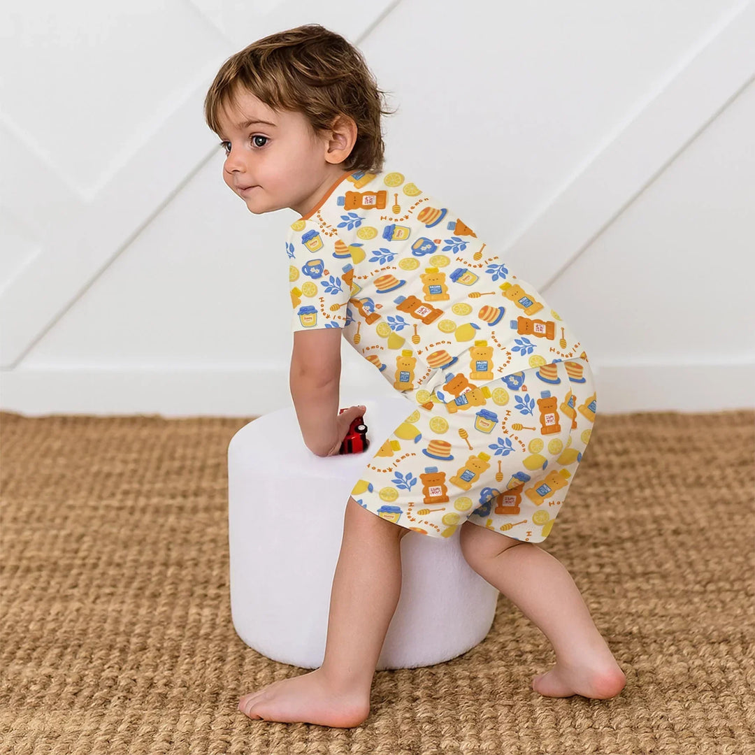 Template Zweiteiliges Pyjama-Set mit kurzen Ärmeln und Shorts