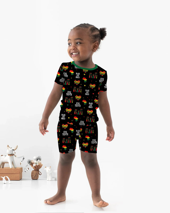 Template Zweiteiliges Pyjama-Set mit kurzen Ärmeln und Shorts