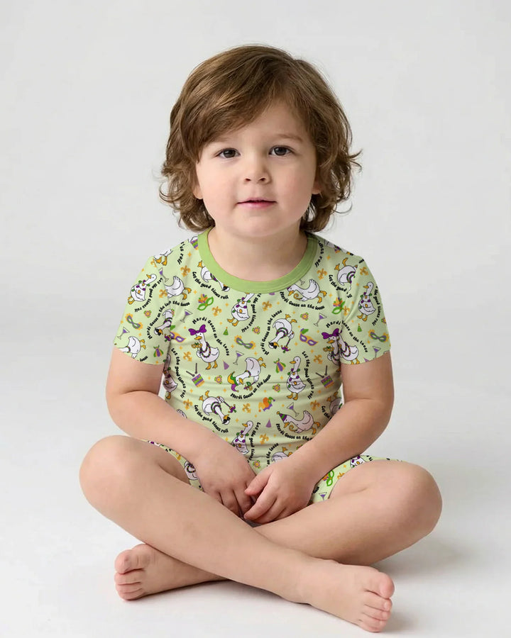 Template Zweiteiliges Pyjama-Set mit kurzen Ärmeln und Shorts