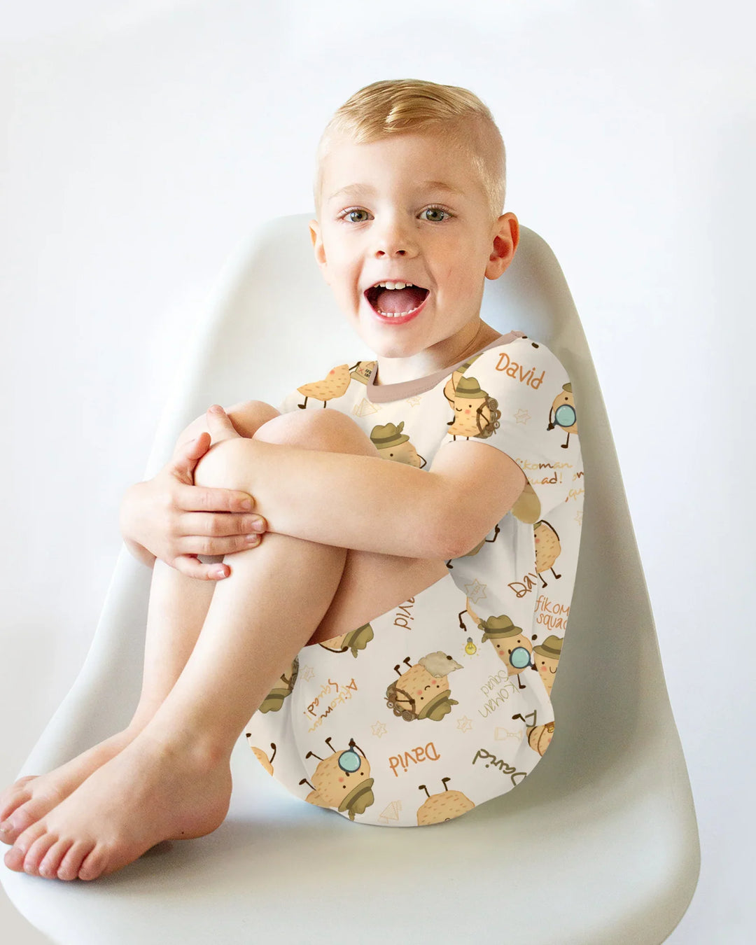 Zweiteiliges Pyjama-Set mit kurzen Ärmeln und Shorts im Sommer-Design