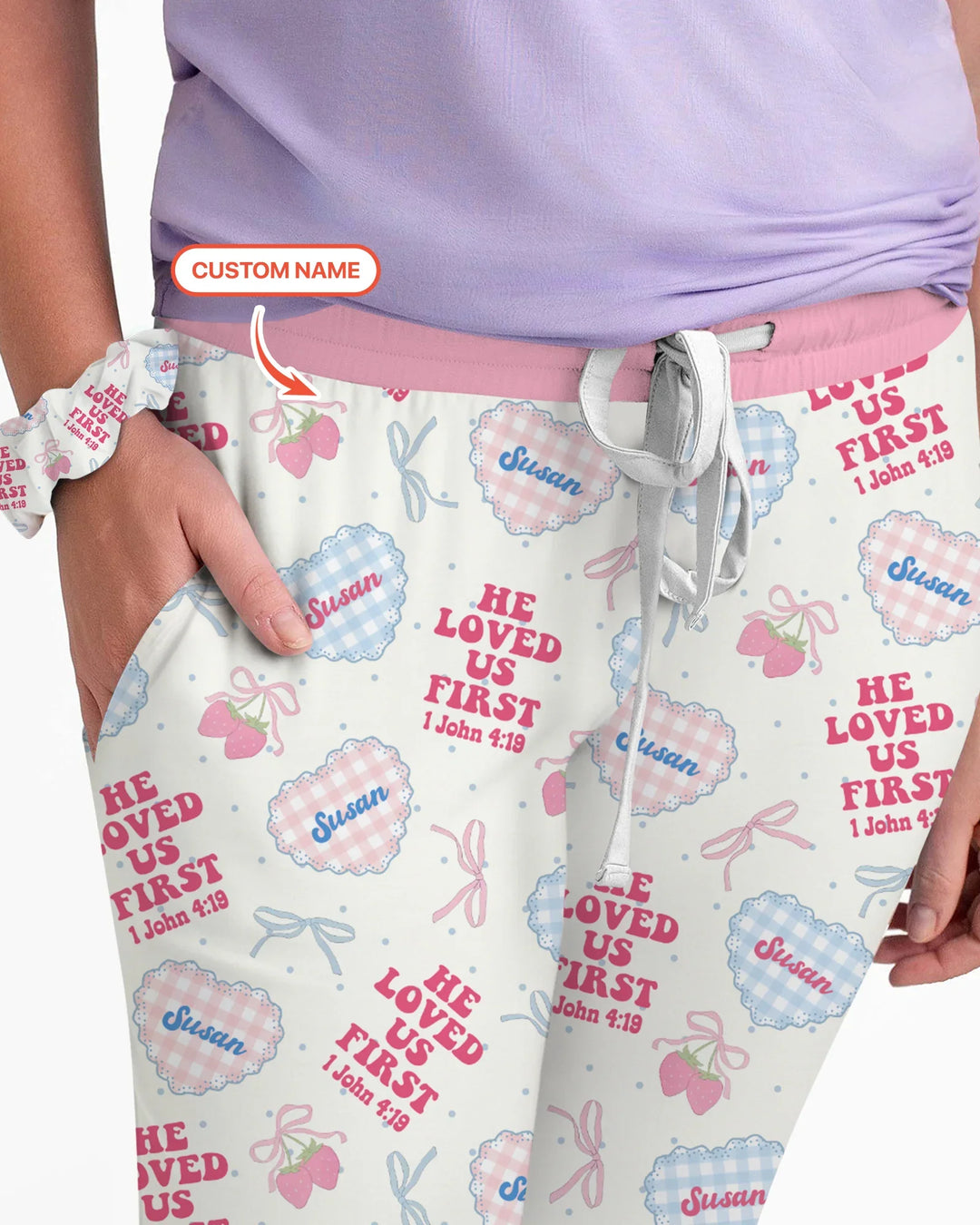 He Loved Us First Personalisiertes Damen-Schlafanzug-Set aus Bambus