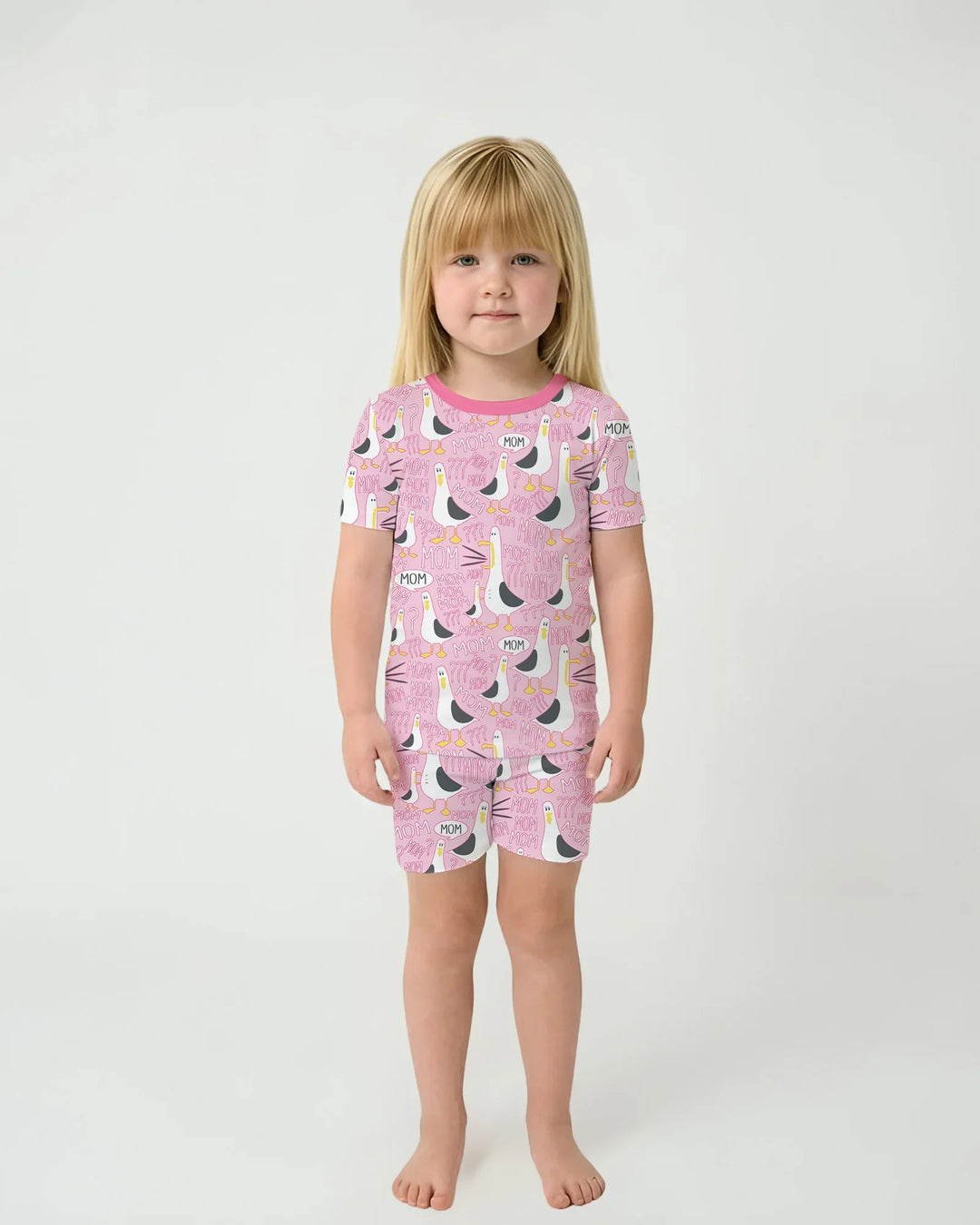Template Zweiteiliges Pyjama-Set mit kurzen Ärmeln und Shorts