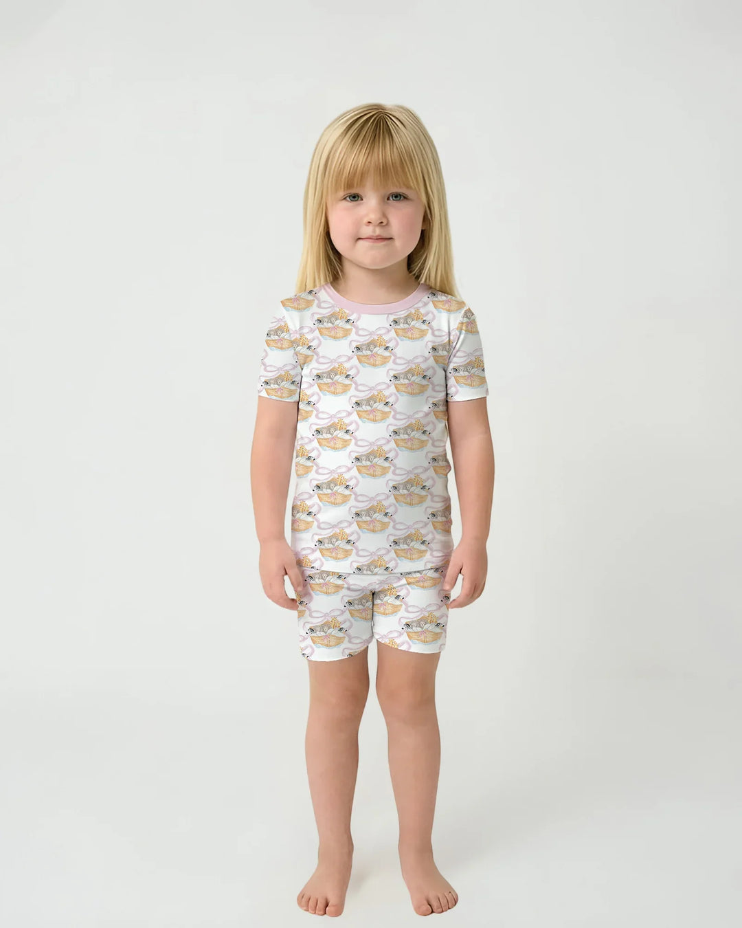 Template Zweiteiliges Pyjama-Set mit kurzen Ärmeln und Shorts