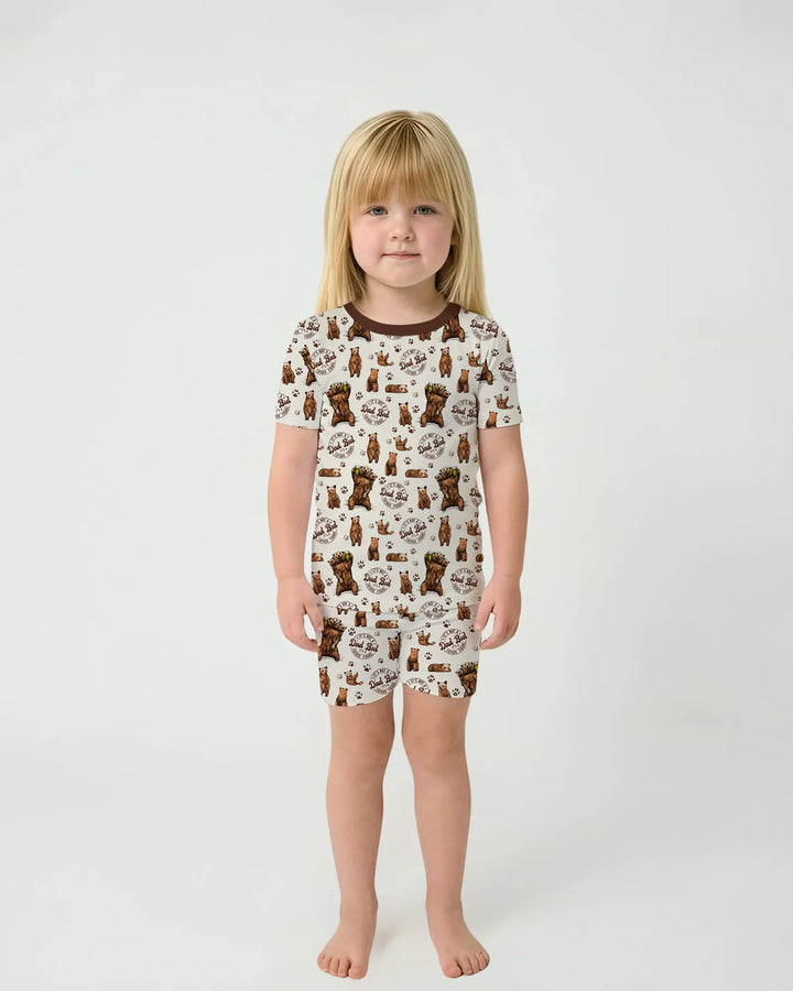 Template Zweiteiliges Pyjama-Set mit kurzen Ärmeln und Shorts
