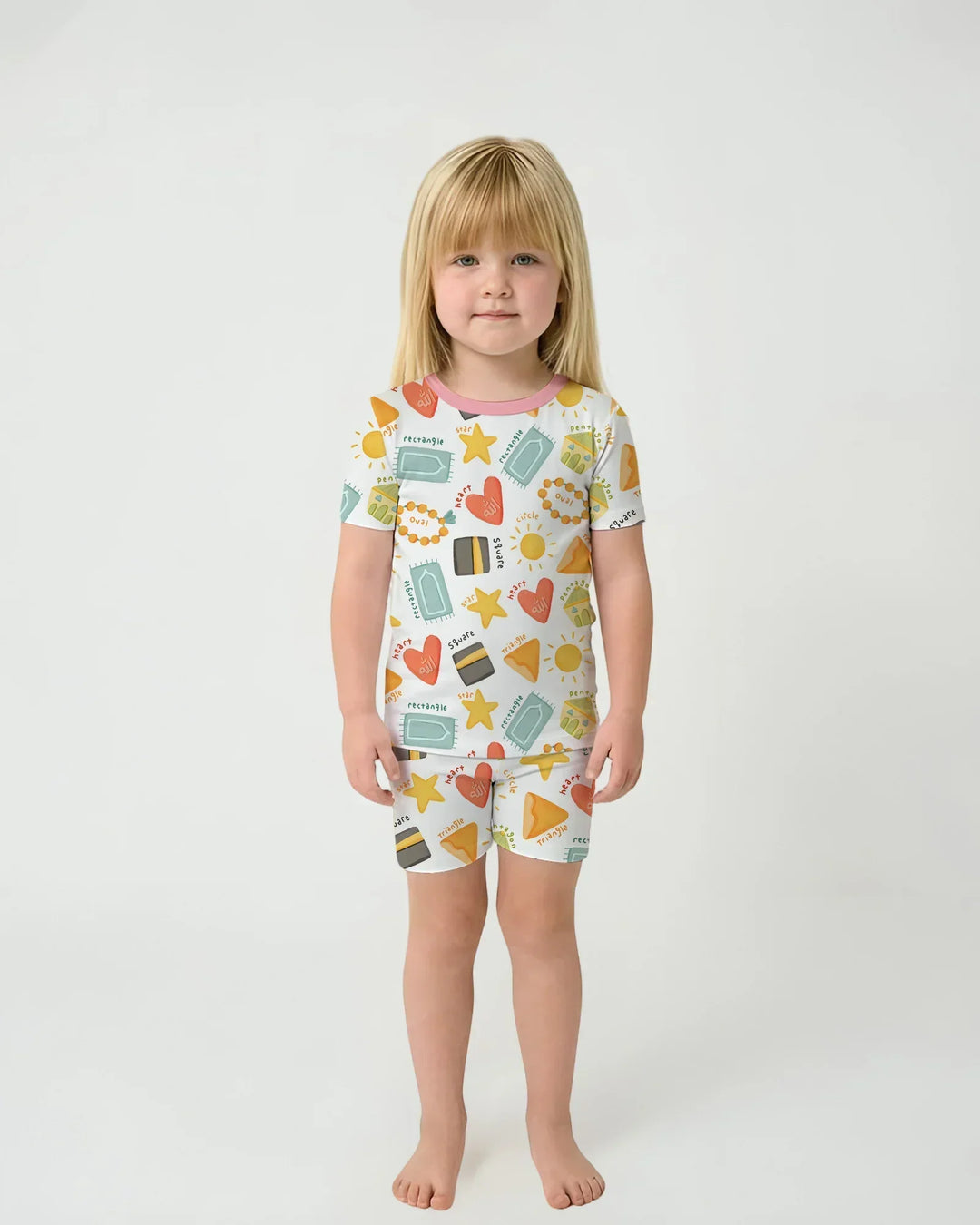 Template Zweiteiliges Pyjama-Set mit kurzen Ärmeln und Shorts