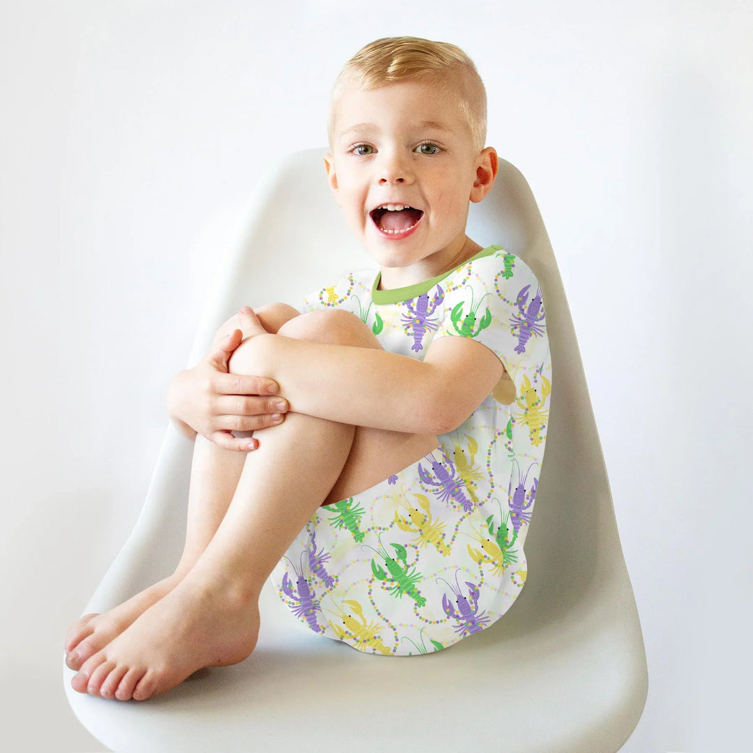 Template Zweiteiliges Pyjama-Set mit kurzen Ärmeln und Shorts
