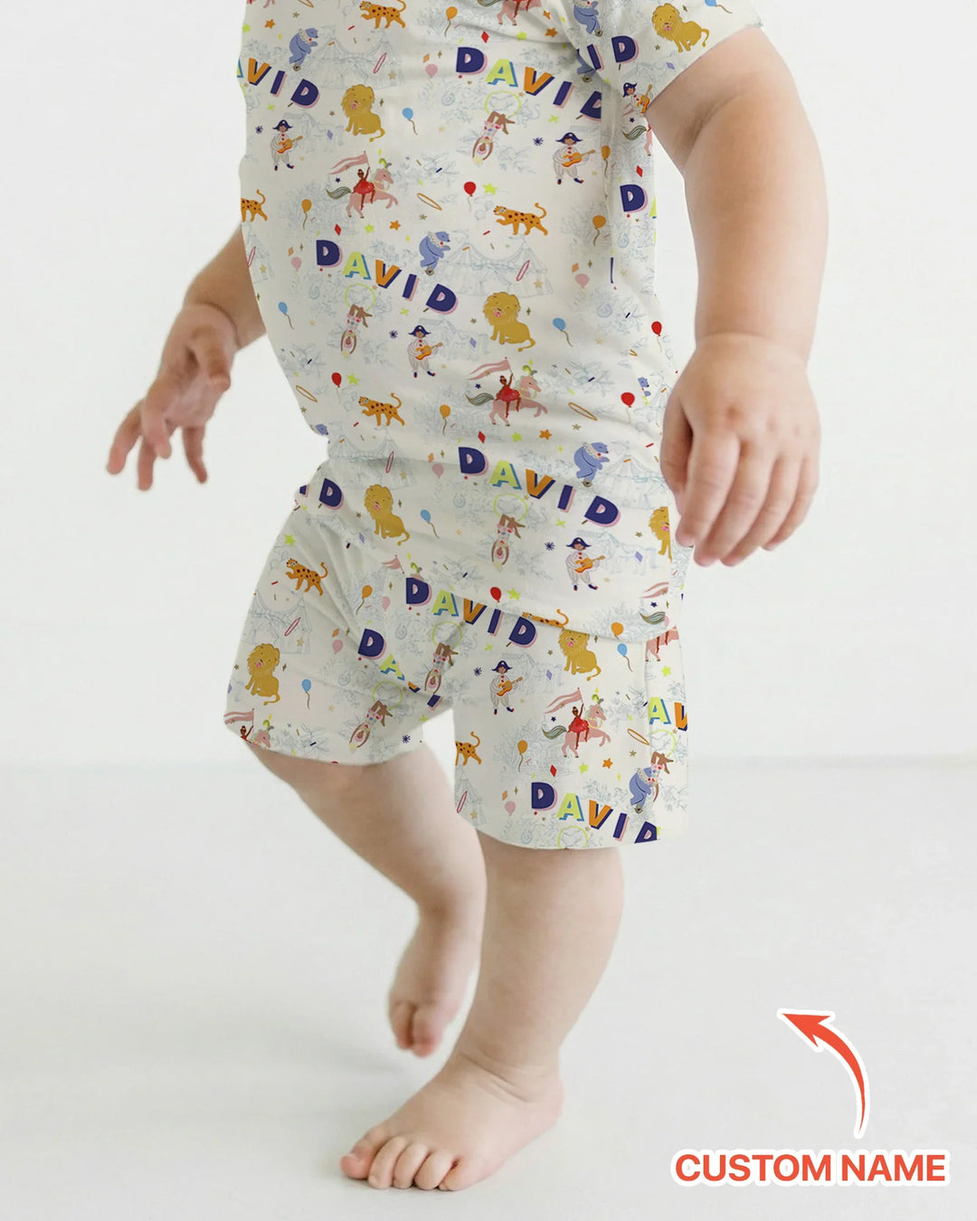 Zweiteiliges Pyjama-Set mit kurzen Ärmeln und Shorts im Sommer-Design