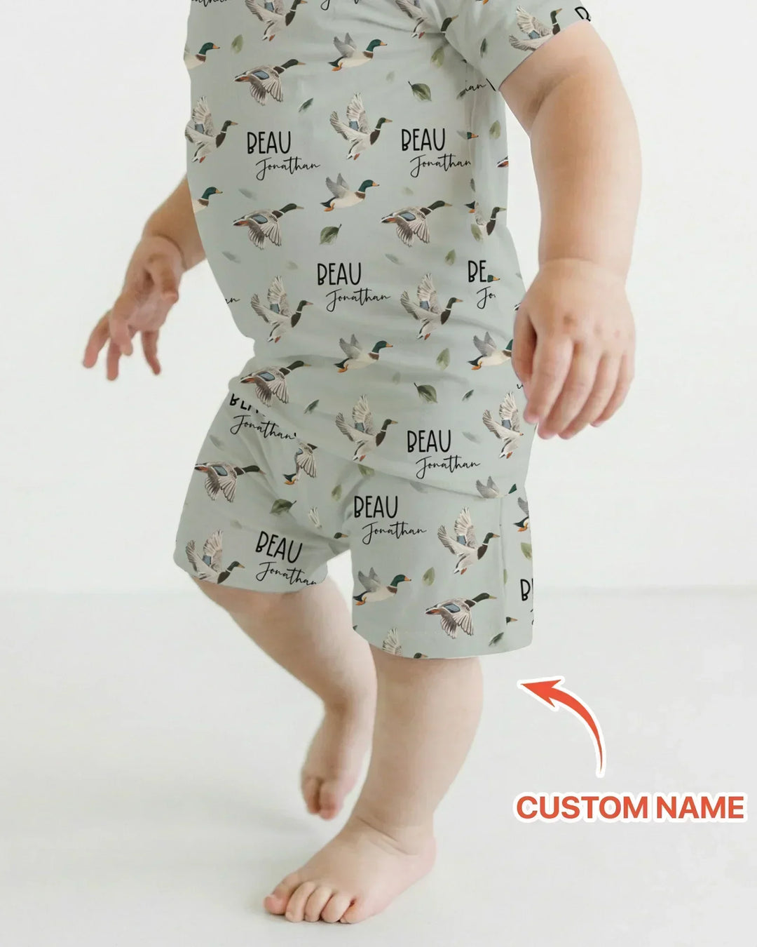 Zweiteiliges Pyjama-Set mit kurzen Ärmeln und Shorts im Sommer-Design