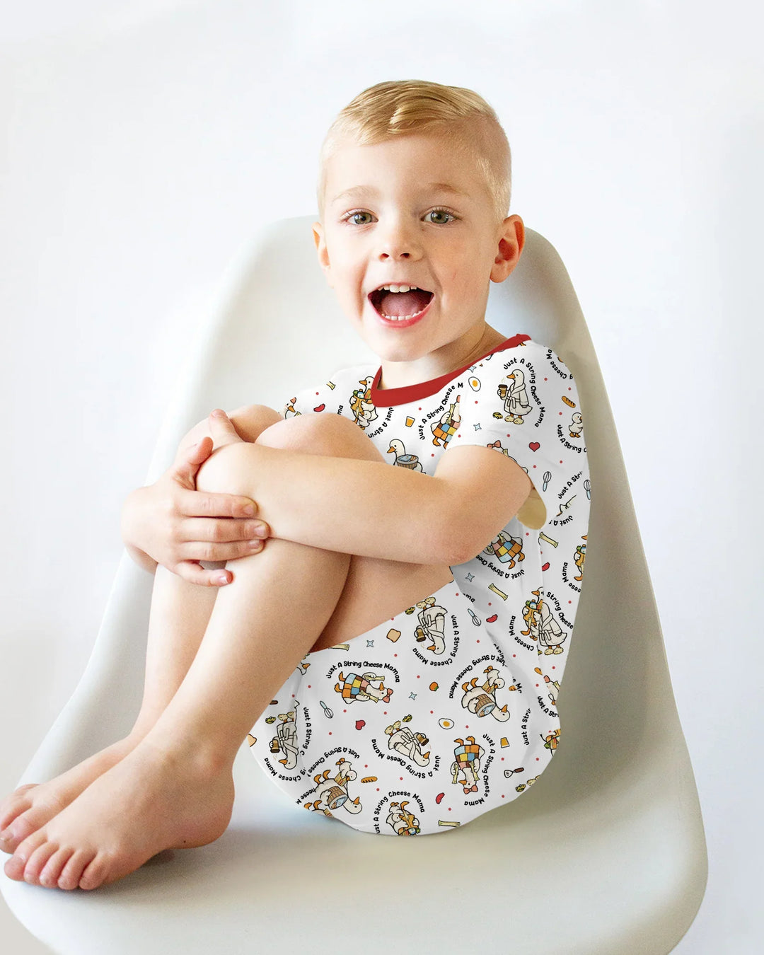 Template Zweiteiliges Pyjama-Set mit kurzen Ärmeln und Shorts