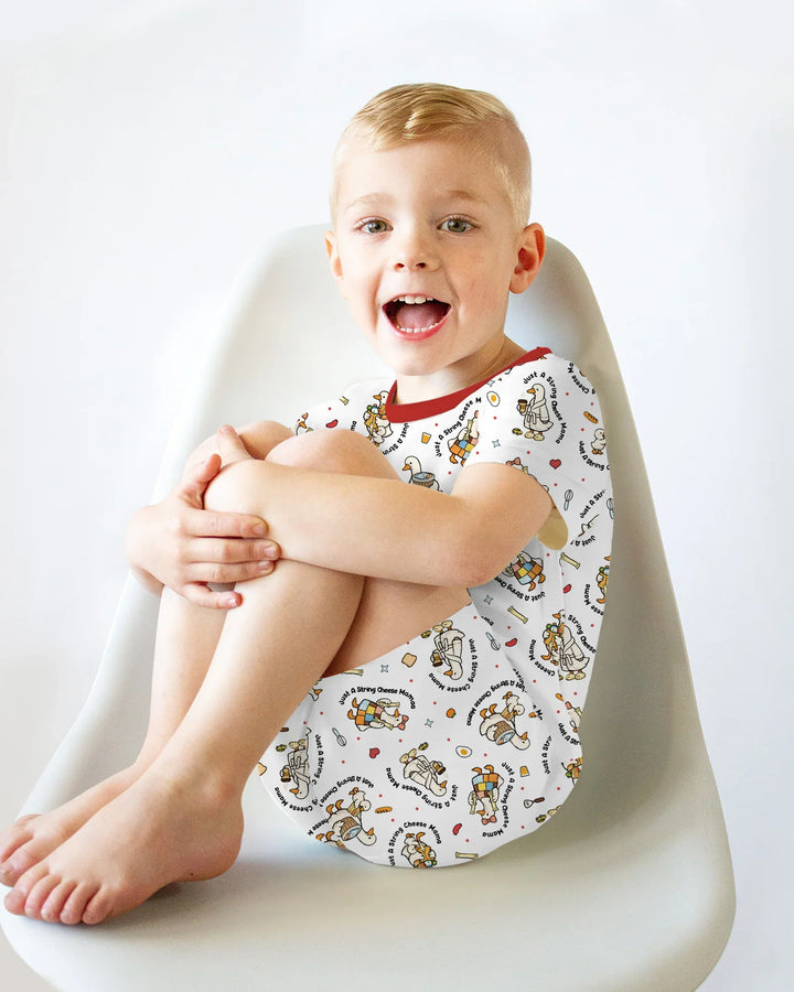 Template Zweiteiliges Pyjama-Set mit kurzen Ärmeln und Shorts