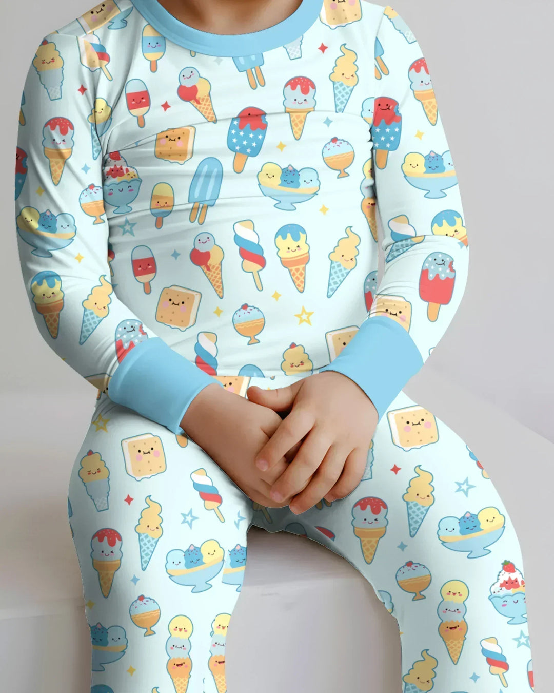 Zweiteiliges Langarm-Pyjama-Set mit Sommerfrüchten