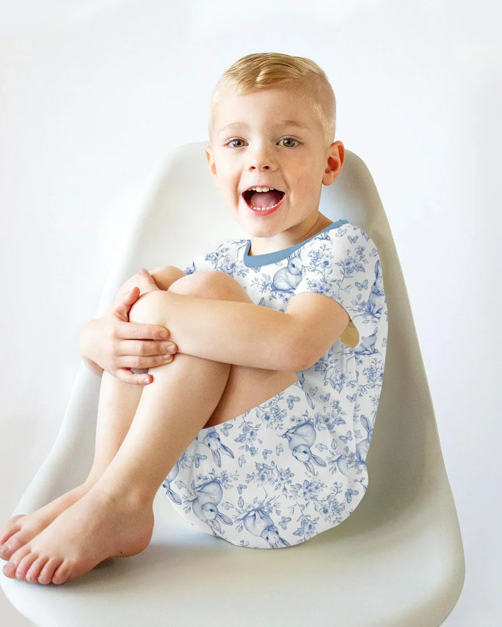 Template Zweiteiliges Pyjama-Set mit kurzen Ärmeln und Shorts