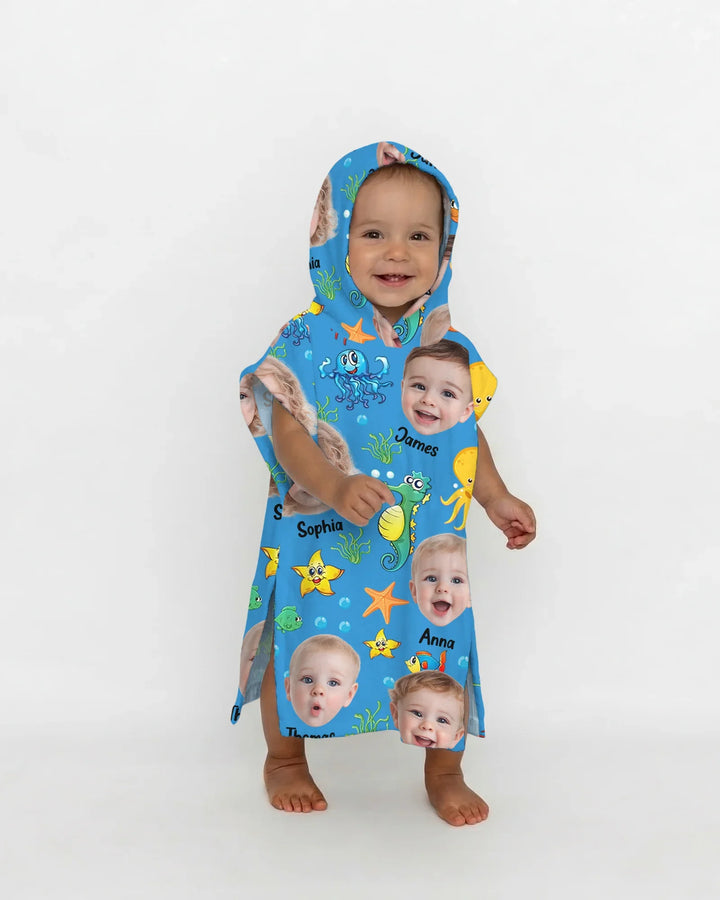 Individuelles Foto Süßes Kindergesicht Aquarell Meerestiere Sommerlicher Bambus-Badeponcho