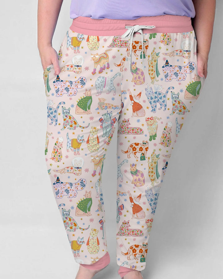 Damen-Pyjama-Set „Wunderliche Katzenparade“