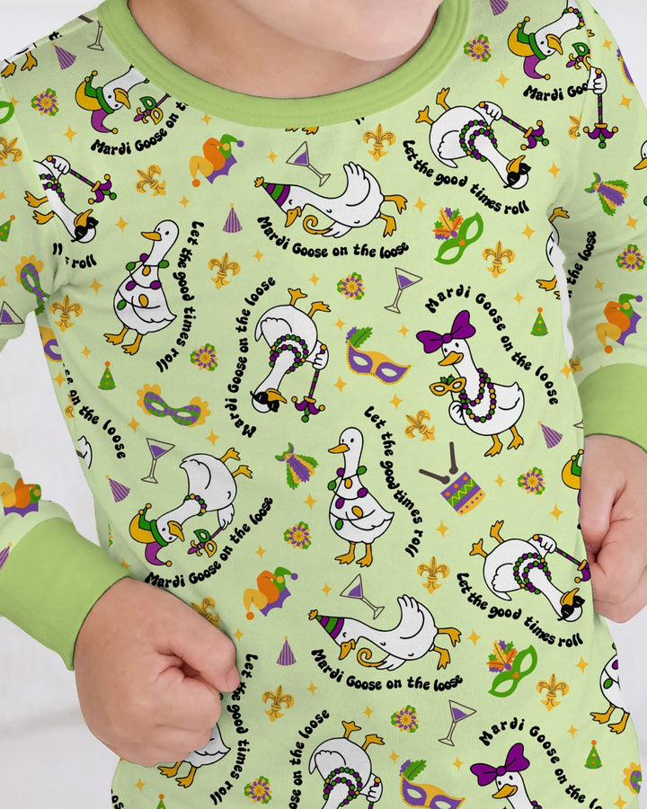 Zweiteiliges Langarm-Pyjama-Set mit Sommerfrüchten