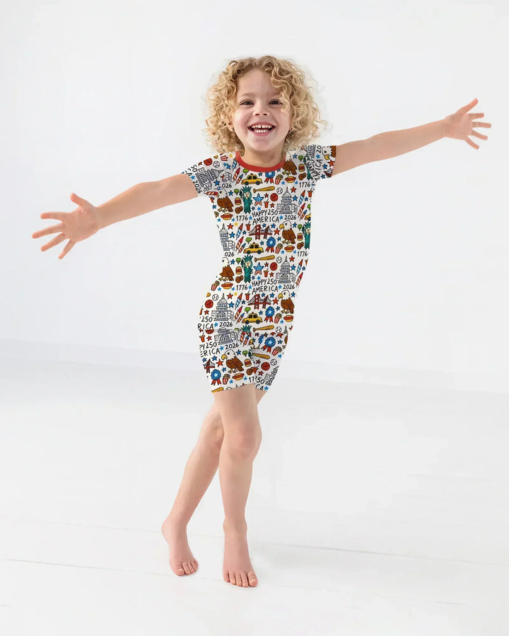 Template Zweiteiliges Pyjama-Set mit kurzen Ärmeln und Shorts