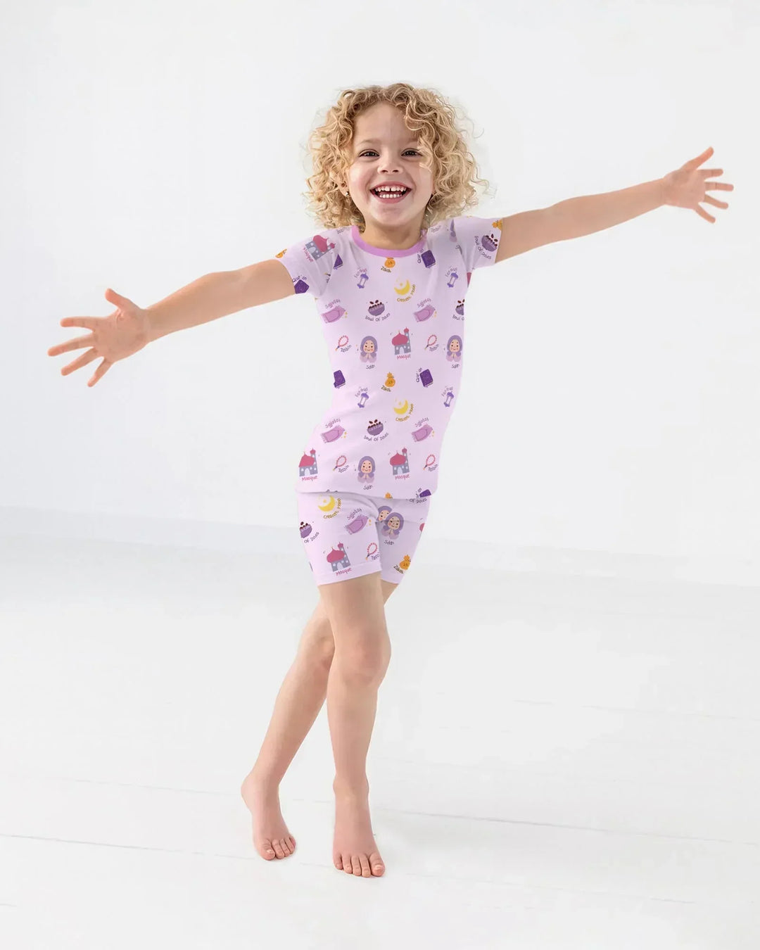 Template Zweiteiliges Pyjama-Set mit kurzen Ärmeln und Shorts