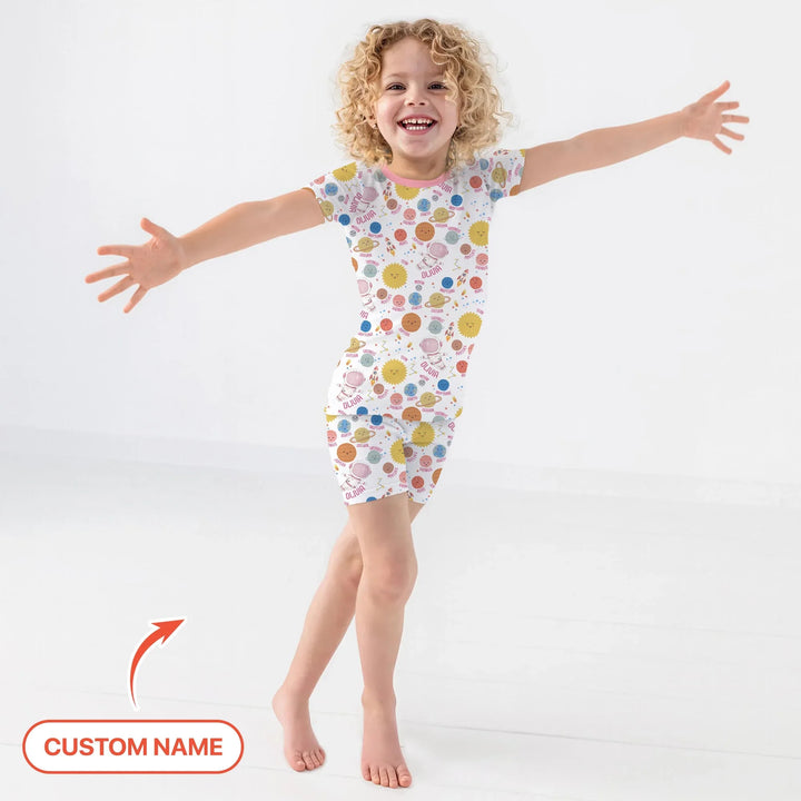 Zweiteiliges Pyjama-Set mit kurzen Ärmeln und Shorts im Sommer-Design