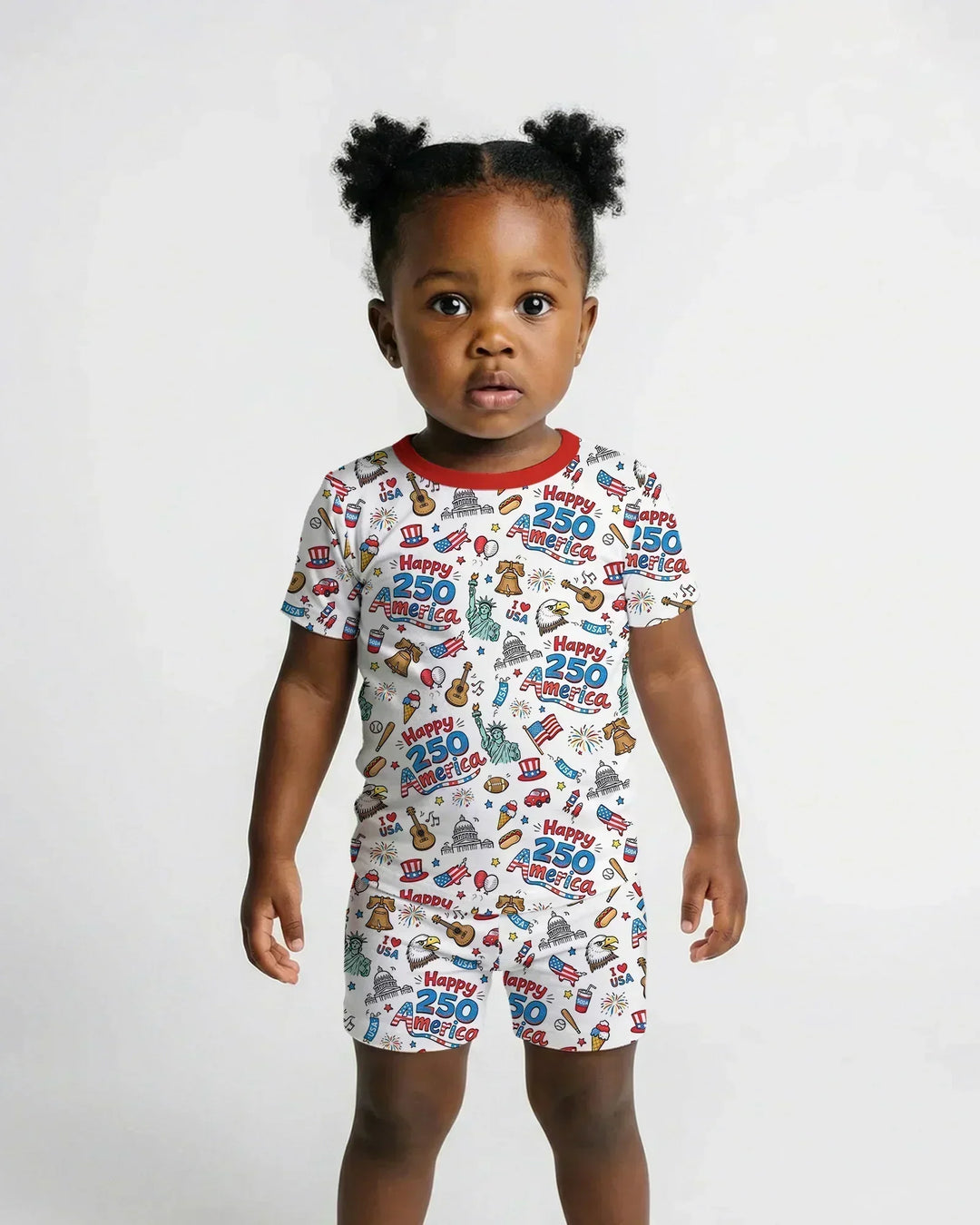 Template Zweiteiliges Pyjama-Set mit kurzen Ärmeln und Shorts
