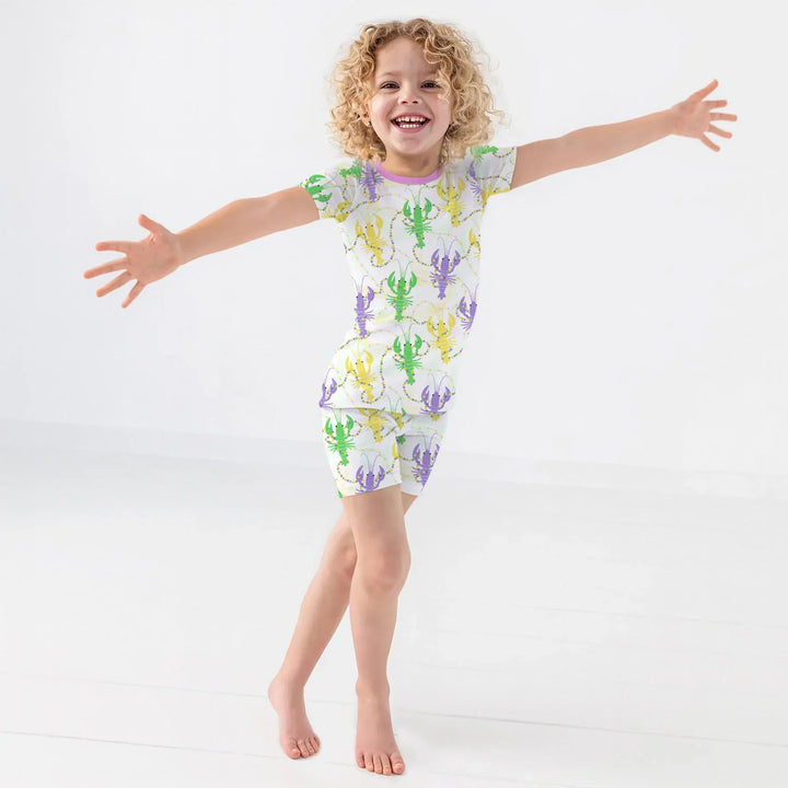 Template Zweiteiliges Pyjama-Set mit kurzen Ärmeln und Shorts