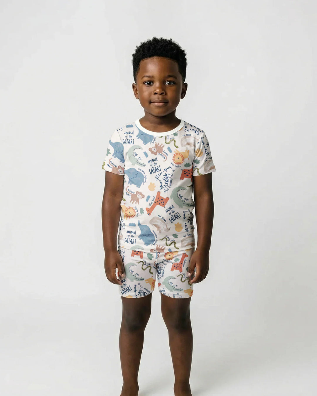 Template Zweiteiliges Pyjama-Set mit kurzen Ärmeln und Shorts