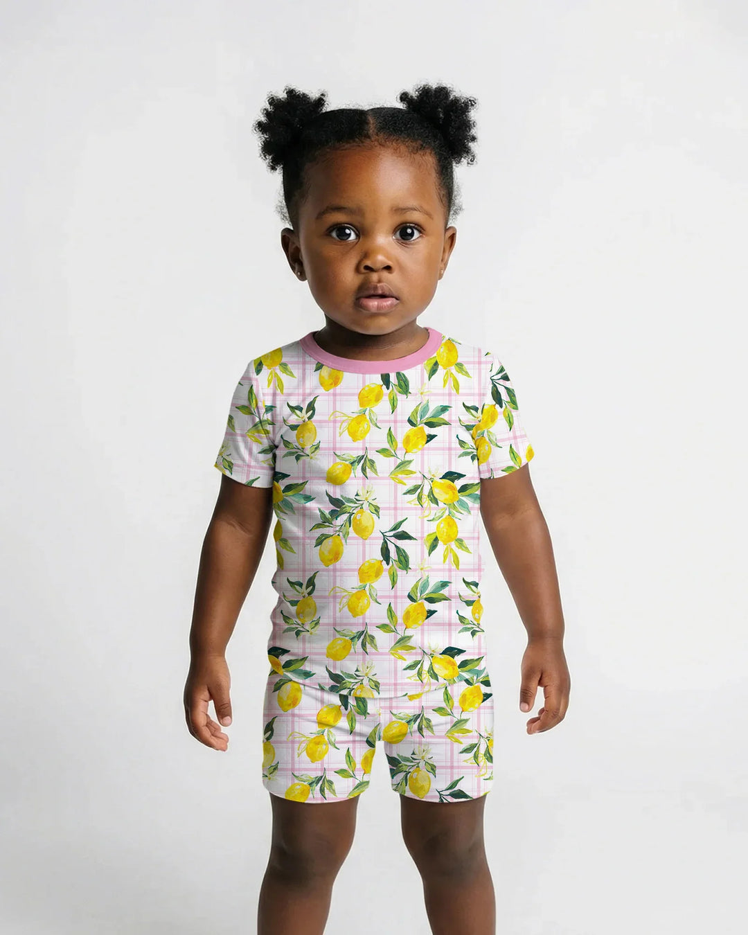 Template Zweiteiliges Pyjama-Set mit kurzen Ärmeln und Shorts