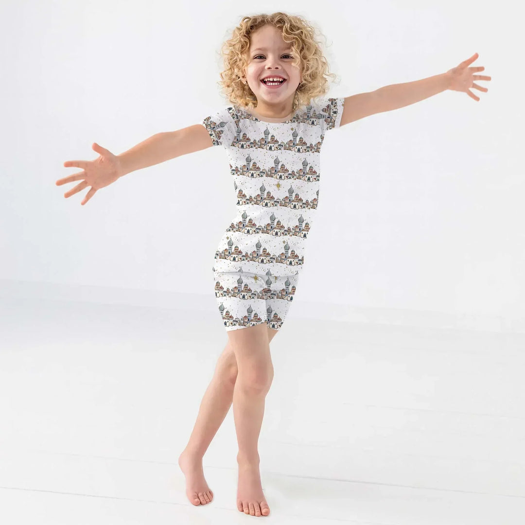 Template Zweiteiliges Pyjama-Set mit kurzen Ärmeln und Shorts