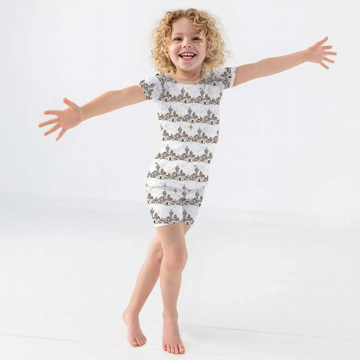 Template Zweiteiliges Pyjama-Set mit kurzen Ärmeln und Shorts