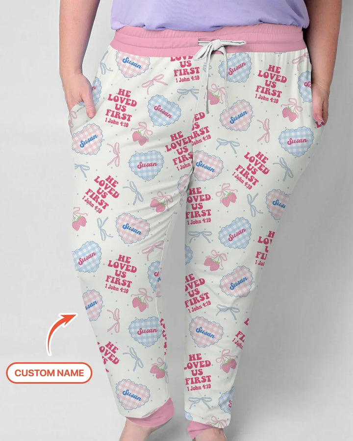He Loved Us First Personalisiertes Damen-Schlafanzug-Set aus Bambus