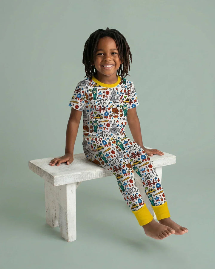 Template Zweiteiliges Pyjama-Set mit kurzen Ärmeln und Shorts