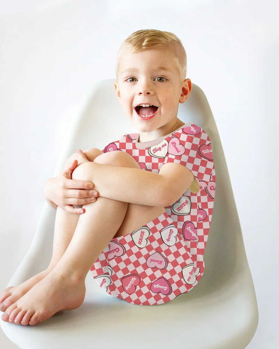 Template Zweiteiliges Pyjama-Set mit kurzen Ärmeln und Shorts