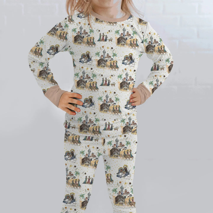 Zweiteiliges Langarm-Pyjama-Set mit Sommerfrüchten