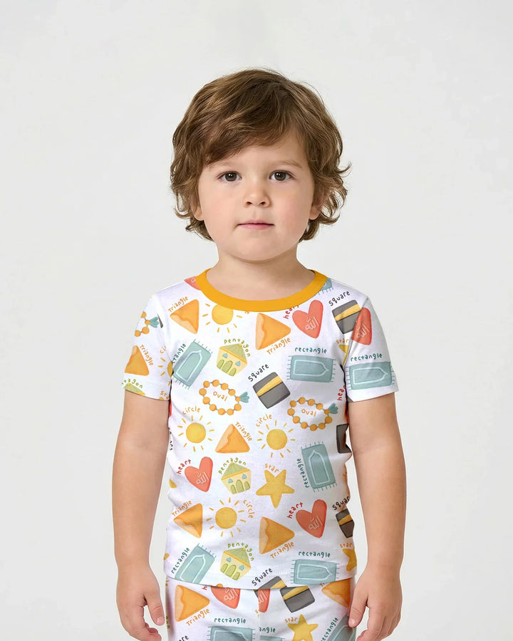 Template Zweiteiliges Pyjama-Set mit kurzen Ärmeln und Shorts