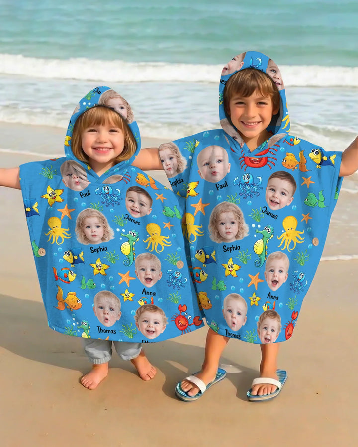 Individuelles Foto Süßes Kindergesicht Aquarell Meerestiere Sommerlicher Bambus-Badeponcho