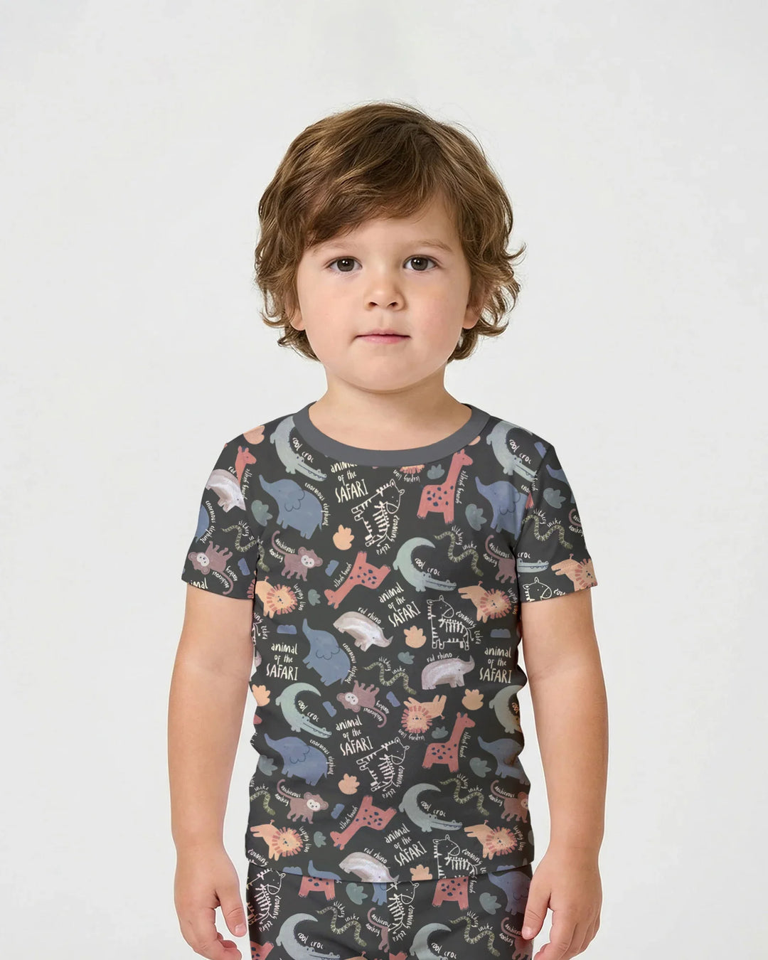 Template Zweiteiliges Pyjama-Set mit kurzen Ärmeln und Shorts