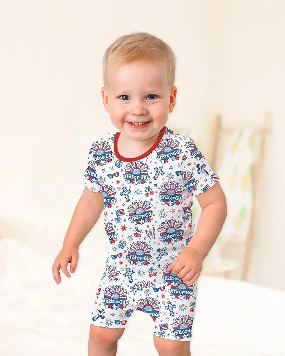 Template Zweiteiliges Pyjama-Set mit kurzen Ärmeln und Shorts
