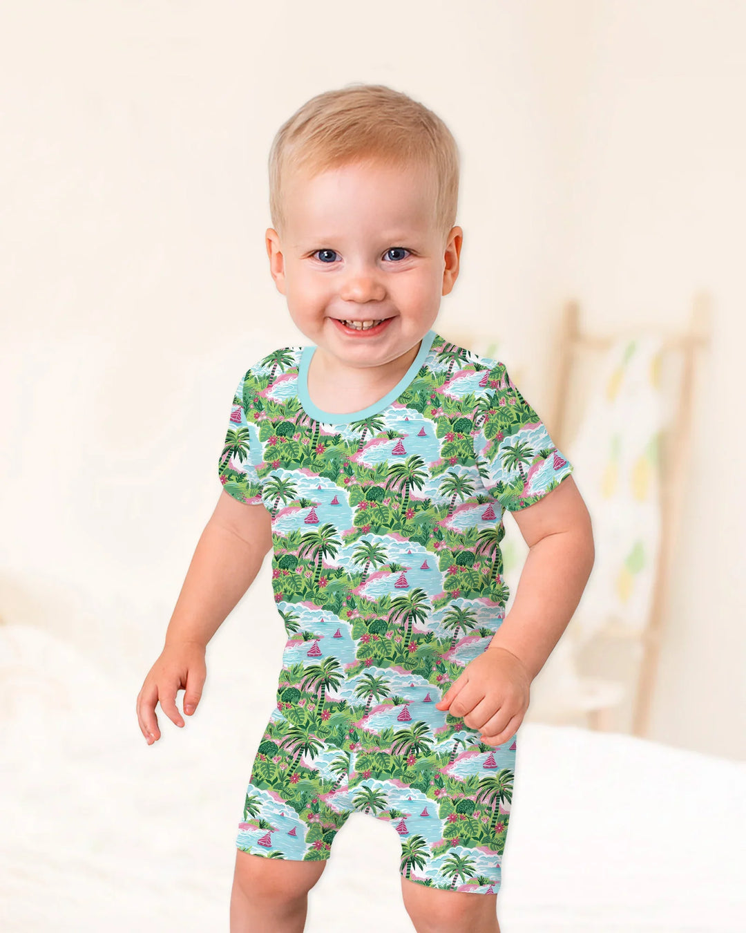 Template Zweiteiliges Pyjama-Set mit kurzen Ärmeln und Shorts